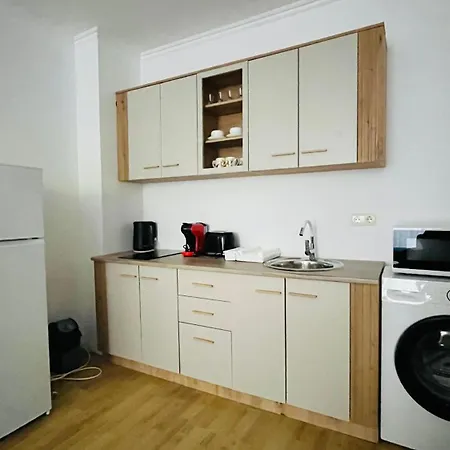 Astoria Ii 13 One Bedroom Parter * Елените